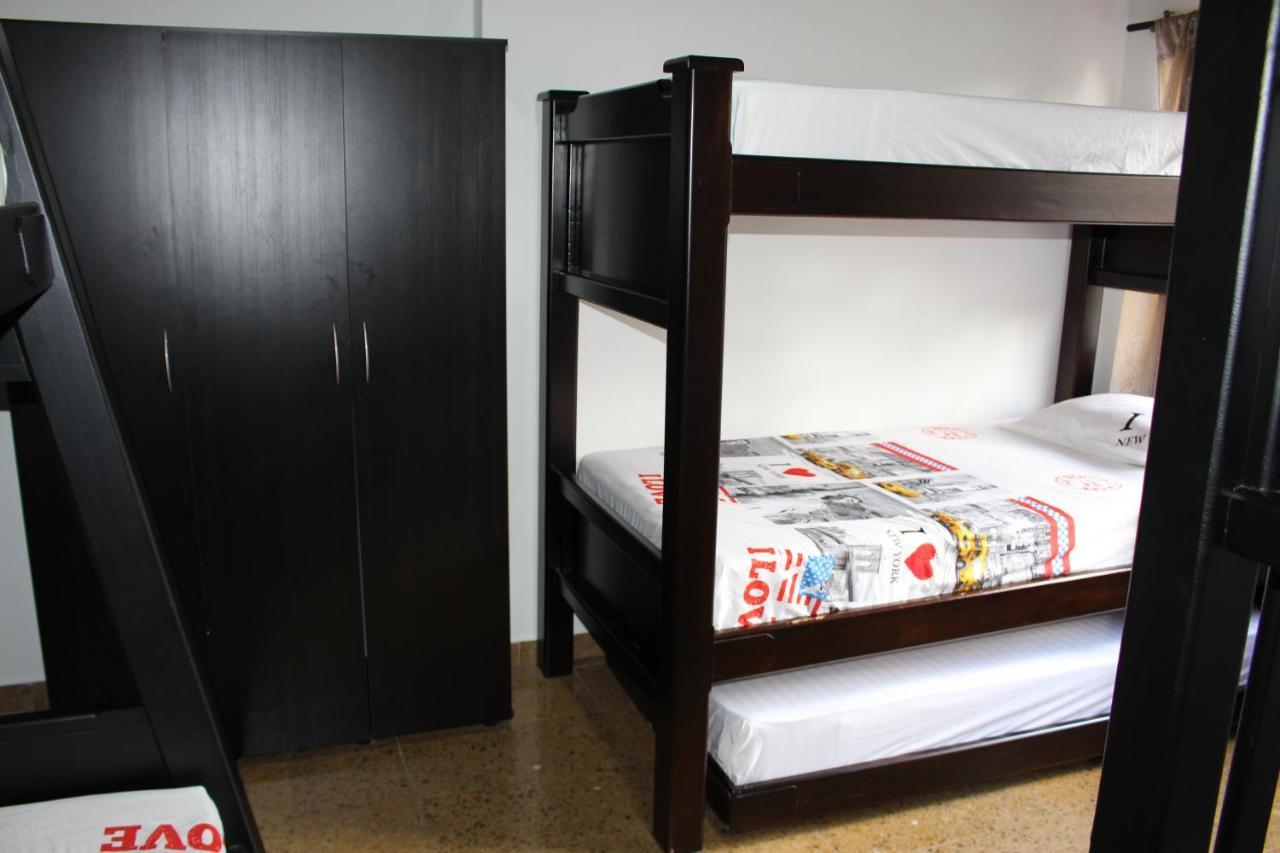 Apartamentos Excelente Ubicacion Medellín Zewnętrze zdjęcie