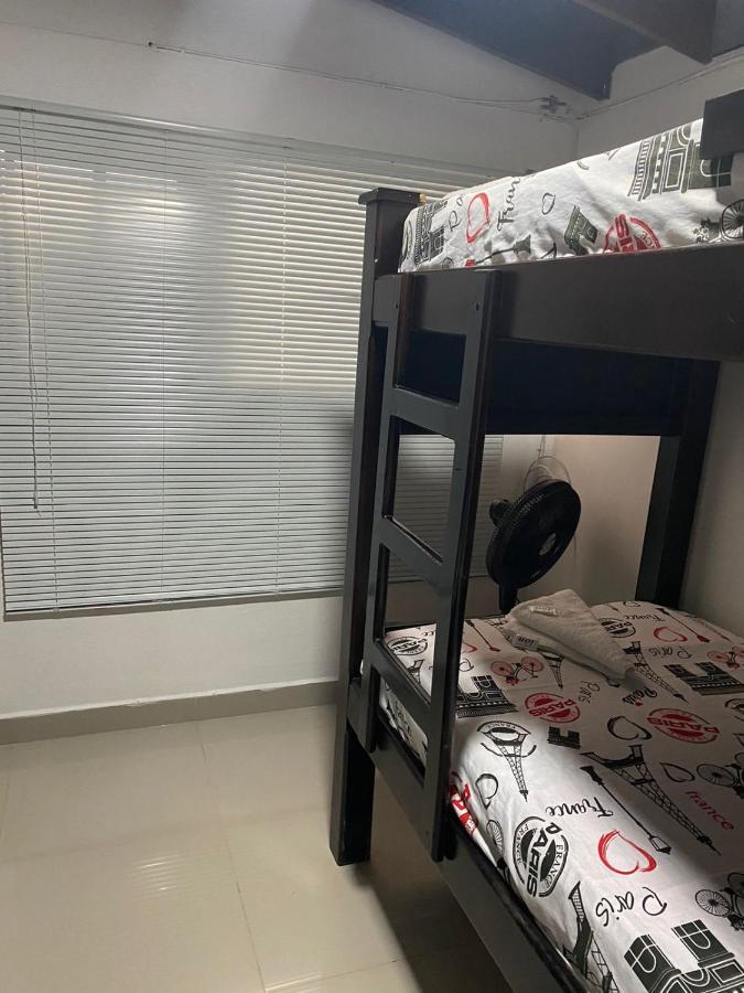 Apartamentos Excelente Ubicacion Medellín Zewnętrze zdjęcie