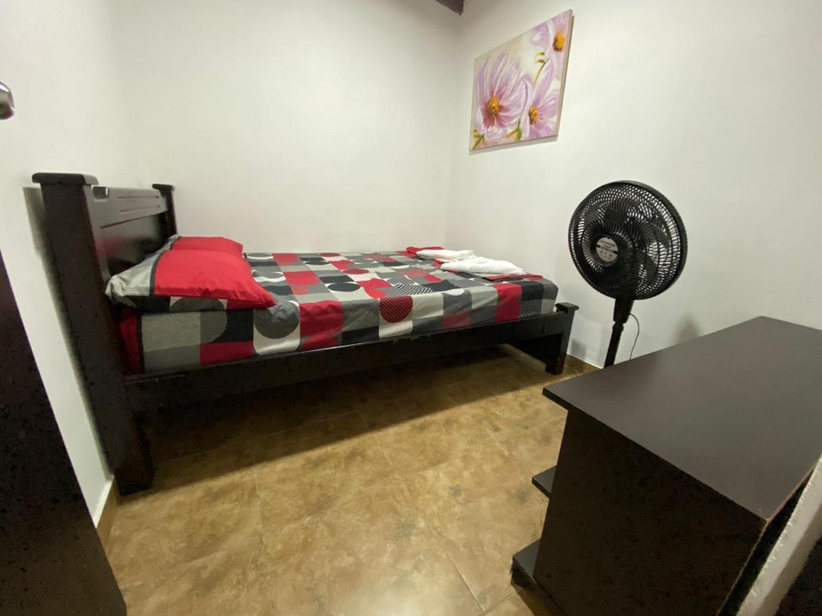 Apartamentos Excelente Ubicacion Medellín Zewnętrze zdjęcie
