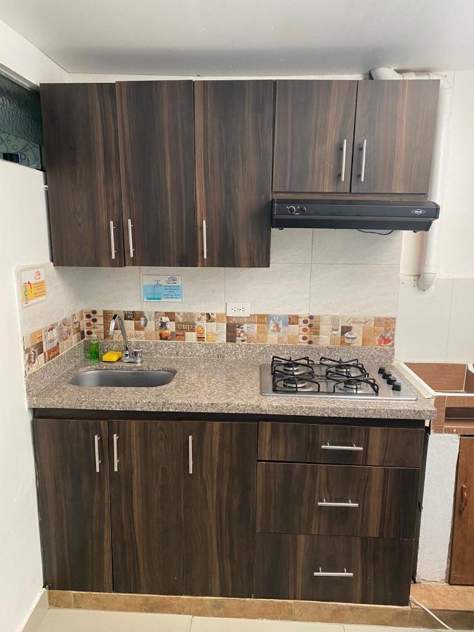 Apartamentos Excelente Ubicacion Medellín Zewnętrze zdjęcie